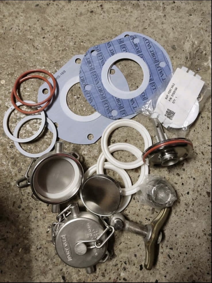 Комплектующие и уплотнительные элементы для танк-контейнеров